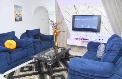 Ijare Apartamento | Uncle Love Serviced Apartments — A Sleek and Comfortable 2-Bedroom Apartment