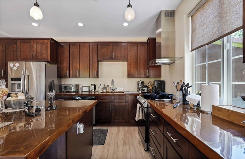 Temecula Casa | "Uncork and Unwind: Embrace Luxury in Wine Country."