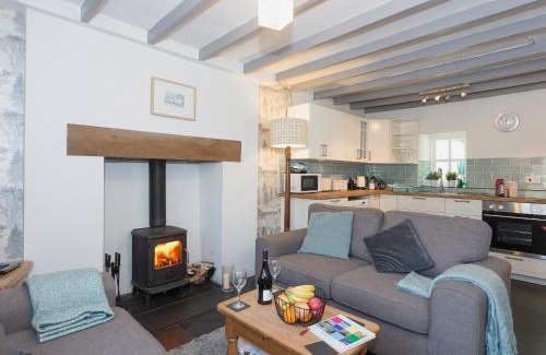 Manod Casa | Under Moor Cottage