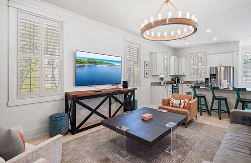 Forest District Casa | Under New Management |Pet Friendly | new golf cart & bikes included| Sleeps 8