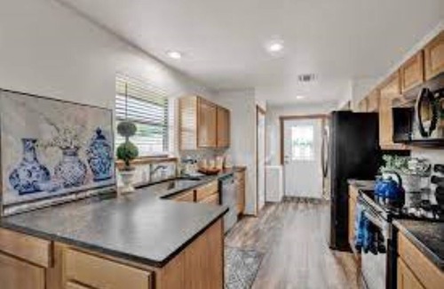 Center Point Cabina | Under New Management! THE PORCH CABIN @ Camp Verde Springs