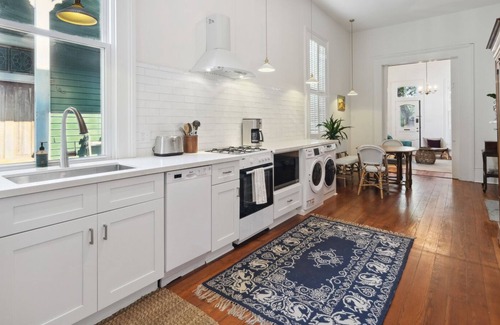 Garden District Casa | Under The Oaks 1 - NOLA 2BR/1BA