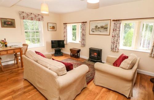 Hoylandswaine Casa | Underbank Hall Cottage