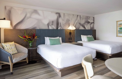 Nawiliwili Hotel | Unforgettable Getaway on Kaua'i's Hidden Gem! Garden View Room w/ Balcony! Pool!