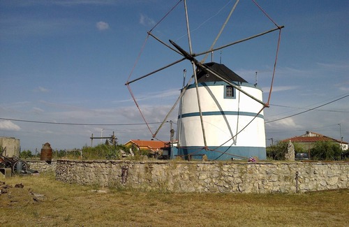 Aveiras de Cima Cabaña | vacaciones inolvidables molino de viento