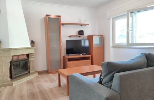 Carvoeira Apartamento | Unidade de Arrendamento Inteiro em: Agualva-cacém, Portugal