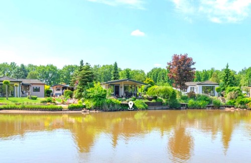 Stegeren Chalet De Esquí | Uniek Chalet met uitzicht op het water!