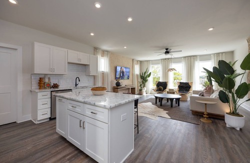 Whitebridge Casa | Unified 2une - Rooftop Deck - Mins to Downtown