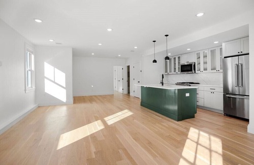 Prospect Hill Apartamento | Union Square Beauty 2 bed/2 bath w/ Private Patio