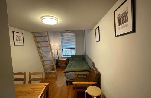 Gramercy Apartamento | Union Square Studio 4 with Shower - Shared toilet