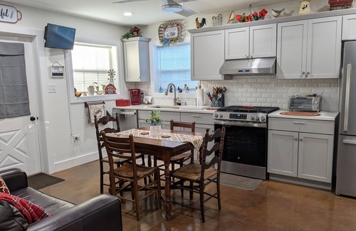 Loudon Casa | Unique One Bedroom Barndominium Retreat