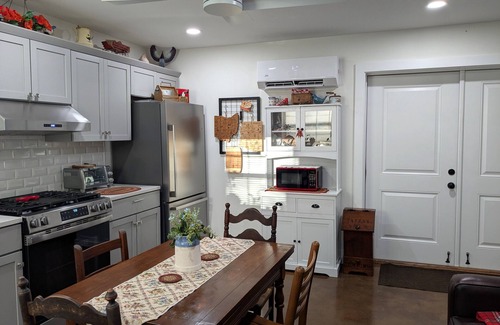 Loudon Casa | Unique One Bedroom Barndominium Retreat