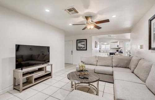 Sunrise Manor Casa | Unique 4 bedrooms 5 miles from down town Vegas