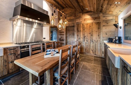 La Rosiere Chalet De Esquí | Magnífico chalet de 5 * al borde del bosque en La Rosière