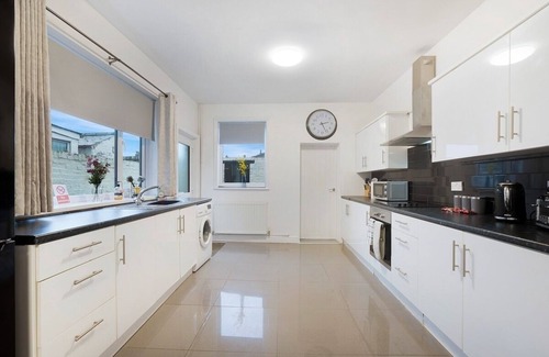 Redcar Casa | Unique 5BR in Queen street