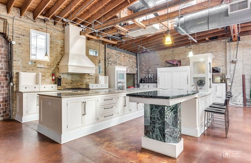 Logan Square Casa | Loft iluminado por el sol único e increíble, gigantesco, único en su clase ~ ¡Excelente ubicación!