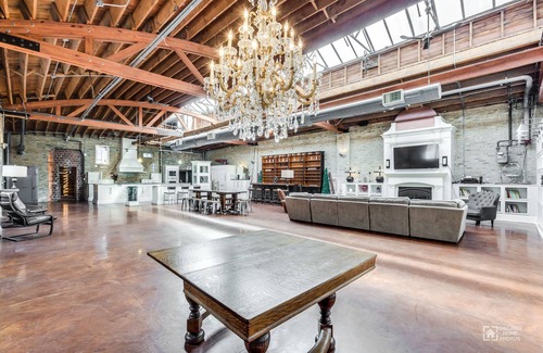 Logan Square Casa | Loft iluminado por el sol único e increíble, gigantesco, único en su clase ~ ¡Excelente ubicación!