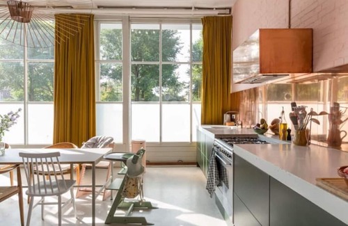 Nieuw-West Casa | Unique and spacious family home in Amsterdam West