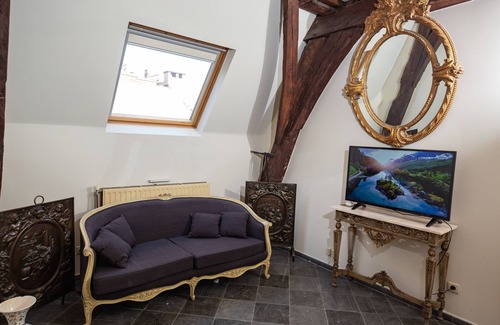University District Apartamento | Unique Apartment In Historic Mansion