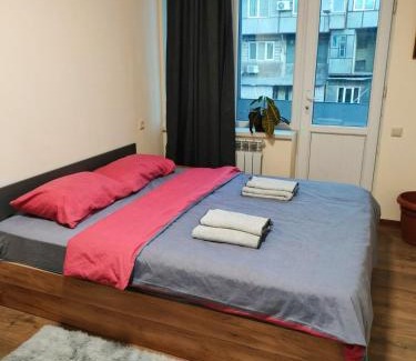 Vagharshapat Apartamento | Unique Artist Apartment