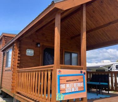 Holly Ridge Casa | Unique Cabin Near Surf City with Loft and Parking