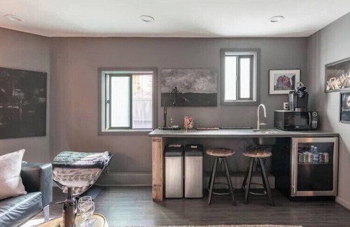 St. Mary's Apartamento | San Francisco Hideaway - Fun & Chic Apartment