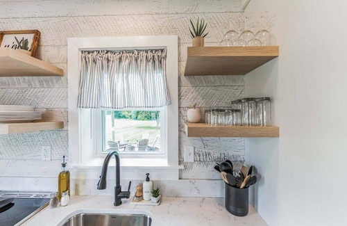 Honey Brook Casa | Unique Cottage + King Bed + Kids toy room
