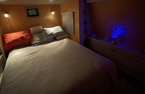 Pipe Creek Casa | Unique Country Camper, Spacious, Bright, Charming!