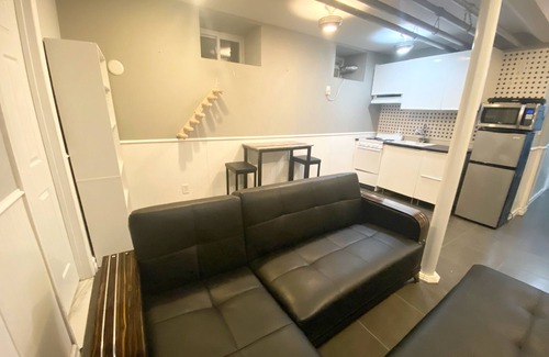Guttenberg Casa | Unique, cozy & spacious basement apt close to NYC
