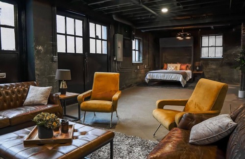 Shelbyville Apartamento | Unique Downtown Studio with an Industrial Vibe