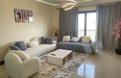 New Cairo Apartamento | Unique duplex hotel apartment pool view