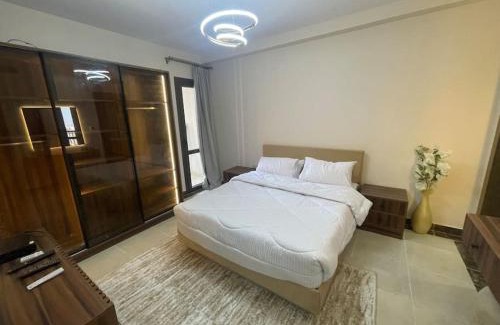 New Cairo Apartamento | Unique duplex hotel apartment pool view