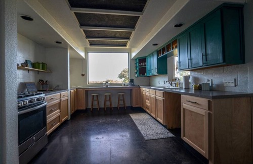 Nocona Otro | Unique,Electic Farm, jacuzzi tub,Nature Inspired