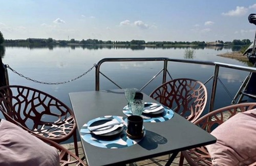 Lathum Casa | Unique experience on the water.