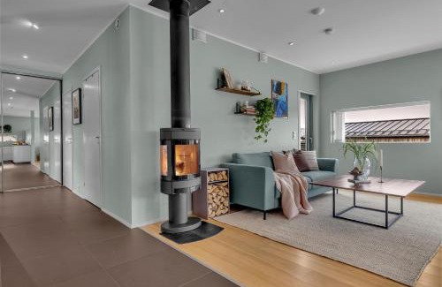 Tromsdalen Casa | Unique Family House Near the Arctic Cathedral