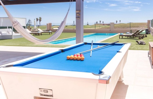 Costa de Antigua Villa | Villa familiar única. Jacuzzi, increíbles vistas, piscina climatizada , A/C