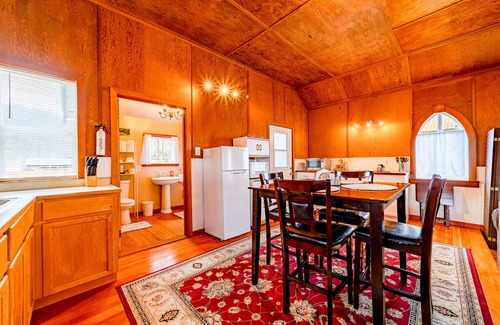 Orick Casa | Unique farm cabin with WiFi, private washer/dryer, & kitchenette