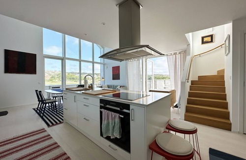 Karna Casa | Unique holiday home 10 meters from the water, Lilla Fjellsholmen | SE09040