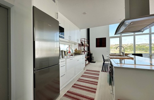 Karna Casa | Unique holiday home 10 meters from the water, Lilla Fjellsholmen | SE09040