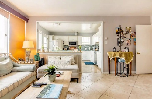 Torrance Casa | Unique Home Space