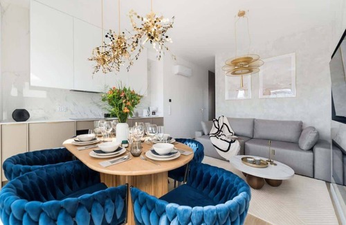 Orlinki Apartamento | Unique interiors in a seaside marina