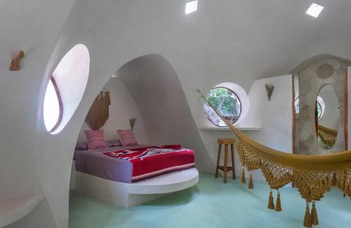 Soliman Bay Cabina | Unique Jungle Dome 2 Queen Beds