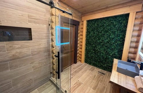 Henryville Cabina | Unique Large 7 BR Log house with pool