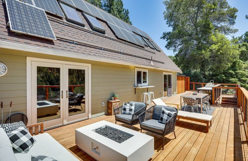 Larkspur Cabina | Unique Larkspur Cabin w/ Treetop Mountain Views!