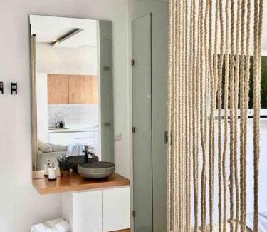Financial District Apartamento | Unique Loft Design, Zona G with Private Terrace