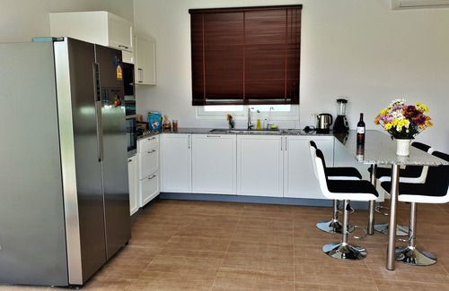 Hua Hin Villa | ¡Villa de lujo con piscina infinita única en Hua Hin!