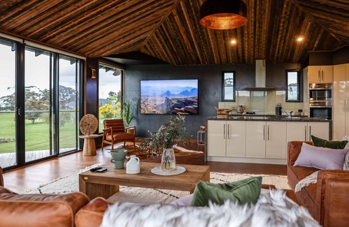 Hepburn Cabaña | Unique luxury + salvage + African theming = Heaven