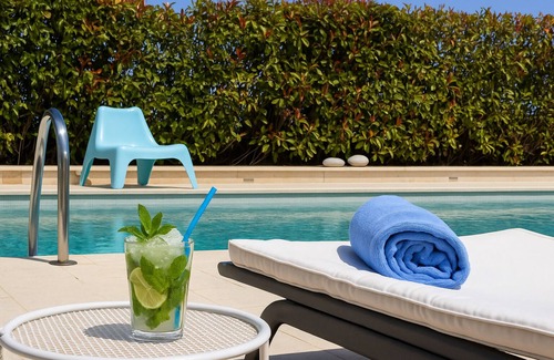 Spata-Artemida Villa | Villa de lujo única Abelos cerca del aeropuerto y del centro de Atenas, cerca de la playa de arena.