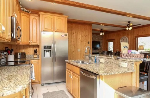 Massanutten Cabina | Unique Massanutten Lodge, Hot Tub, Game Room w/foosball and Gorgeous Views!!