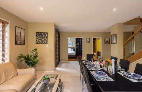 Stretton Casa | Unique Modern 4BR House for Your Getaway Stretton